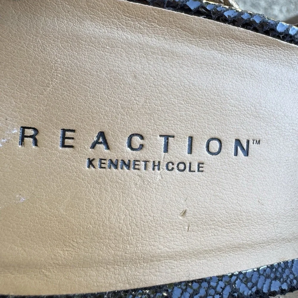 Kenneth Cole Reaction Womens 8‎ M Cedar Pine Black Patent Wedge Sandal *Peeling*